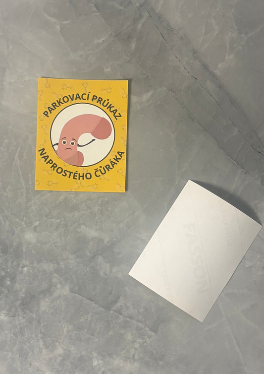 Samolepka „Parkovací preukaz úplného čaráka“